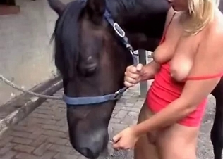 Pony loves eating pussy